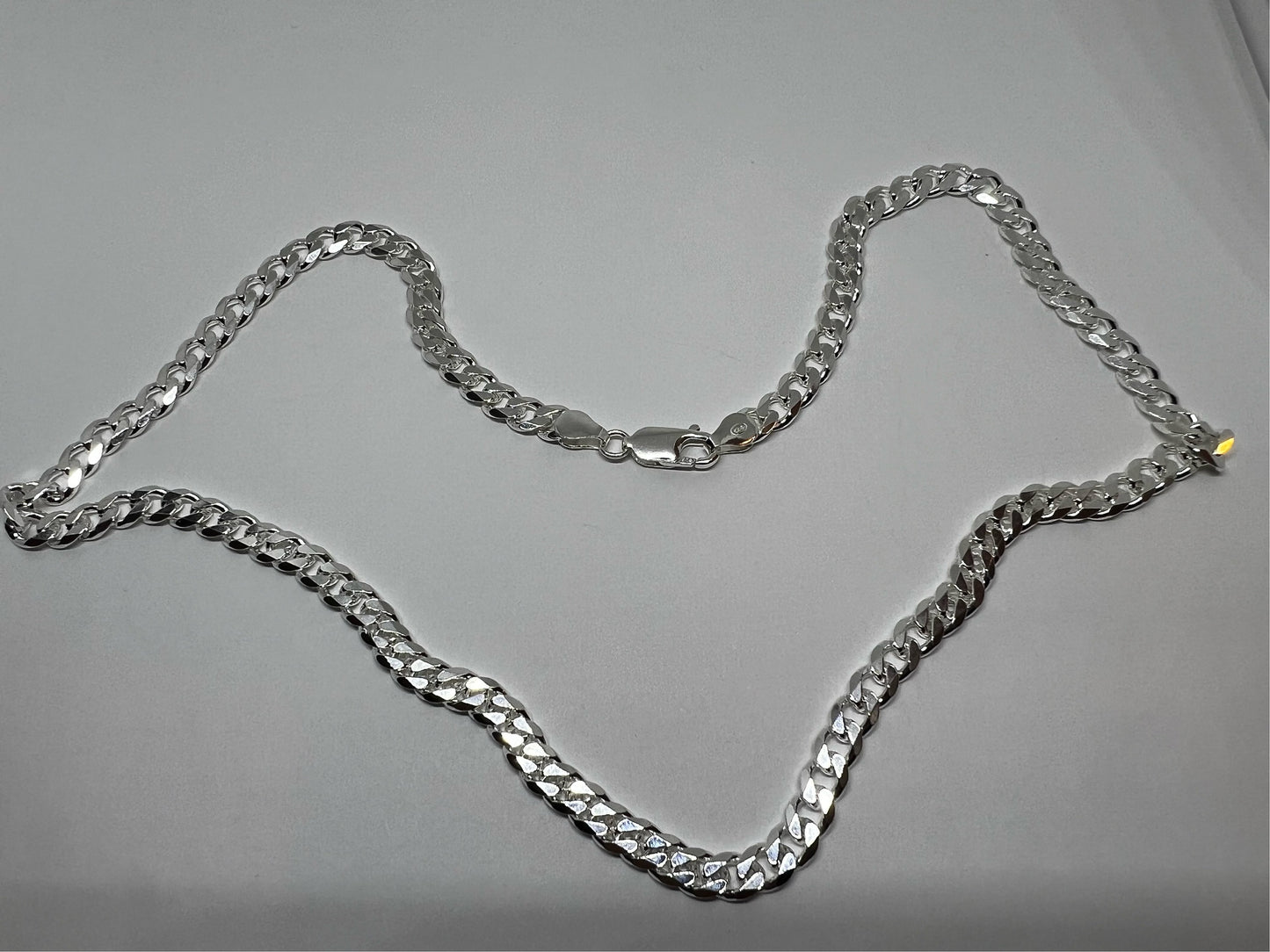 Chaîne massive Argent 925/1000 Poids 26.30 Grammes
