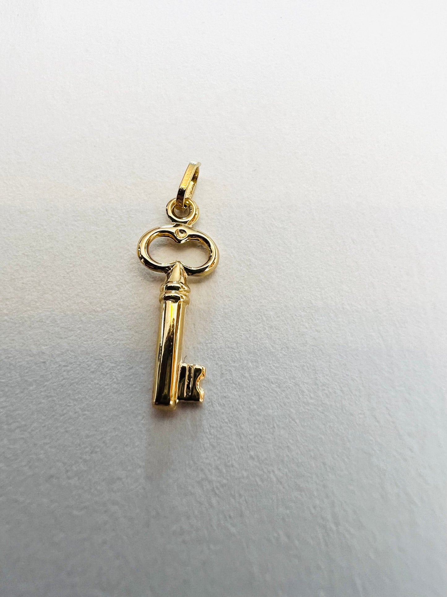 Pendentif Clé Or jaune massif 18k 750%