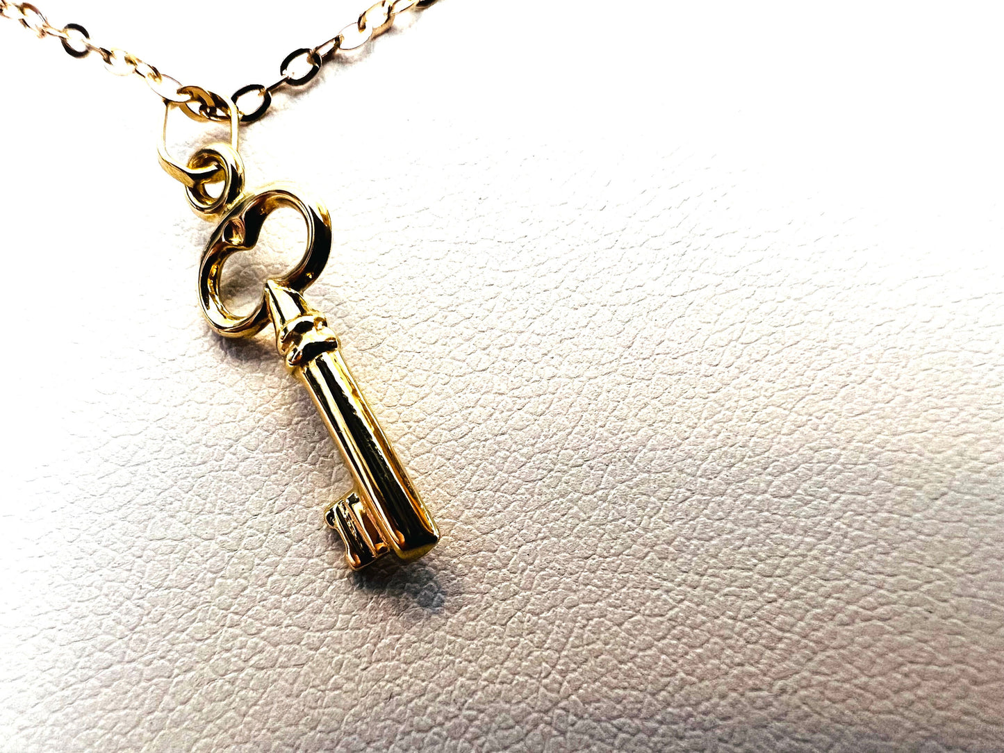 Pendentif Clé Or jaune massif 18k 750%