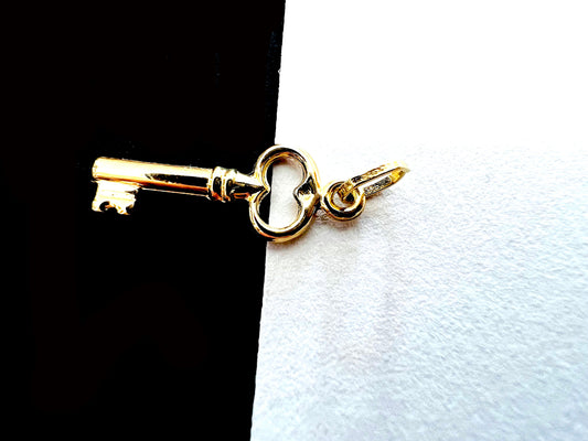 Pendentif Clé Or jaune massif 18k 750%