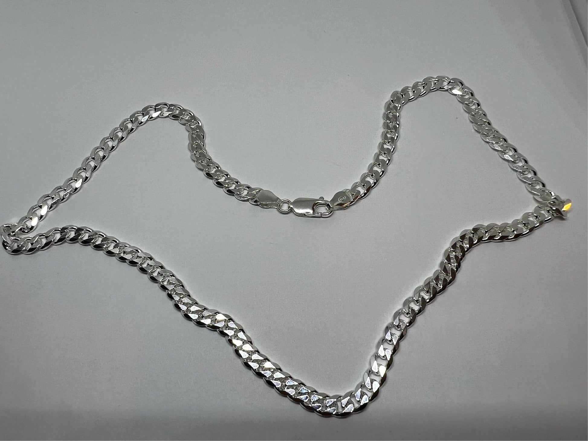 Chaîne massive Argent 925/1000 Poids 26.30 Grammes