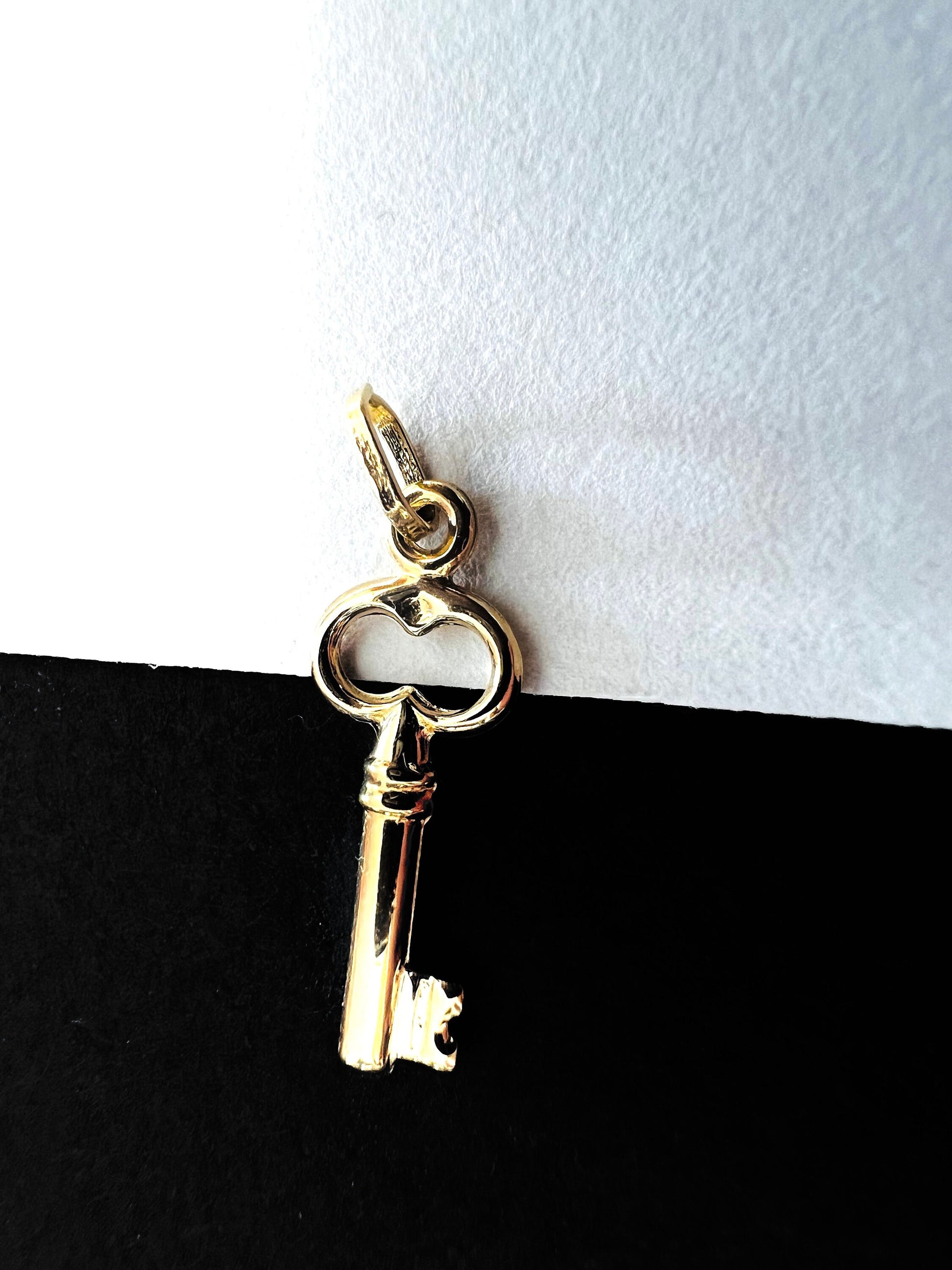 Pendentif Clé Or jaune massif 18k 750%