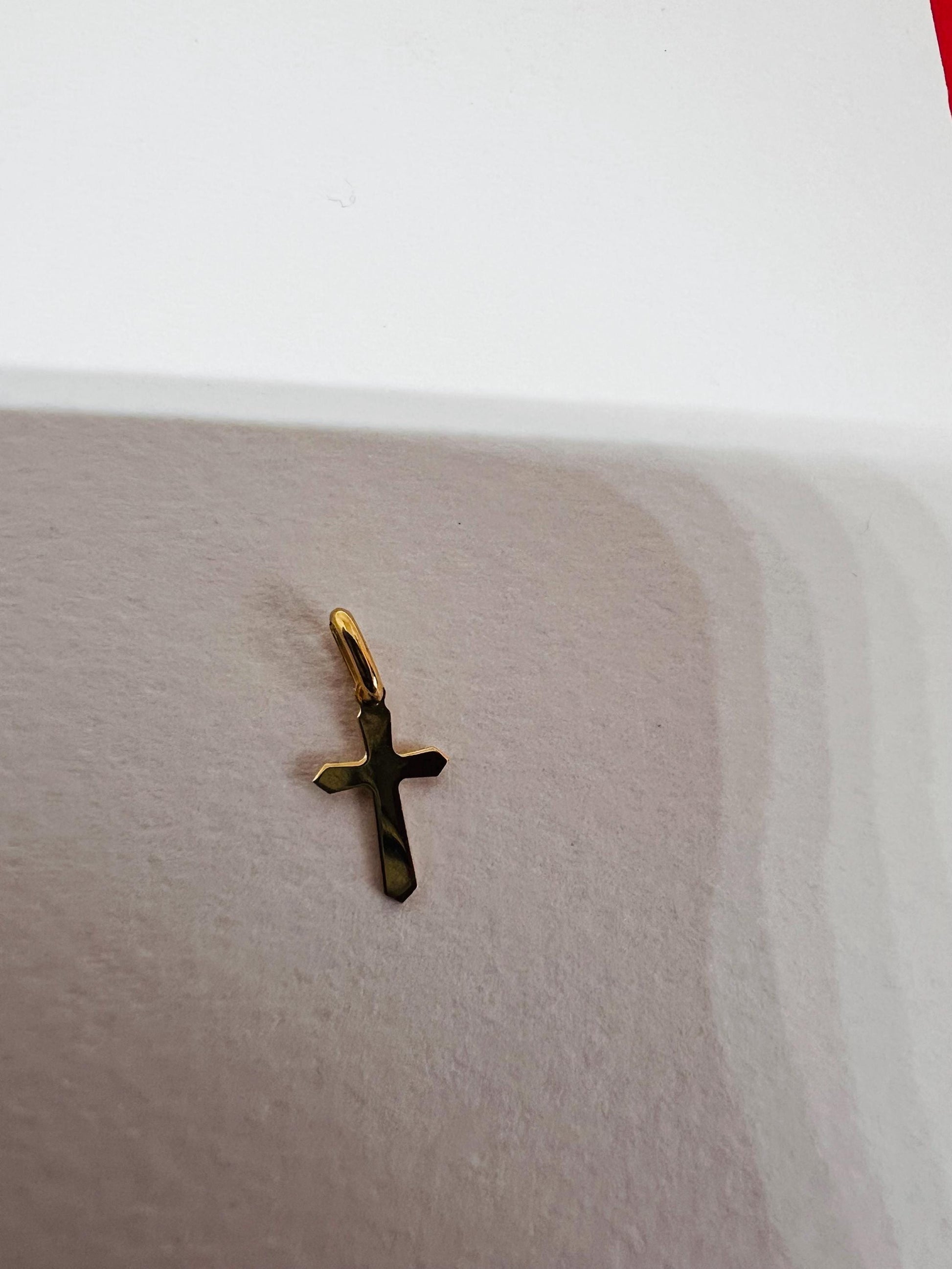 Pendentif Croix antique , Or Jaune massif 750% 18k