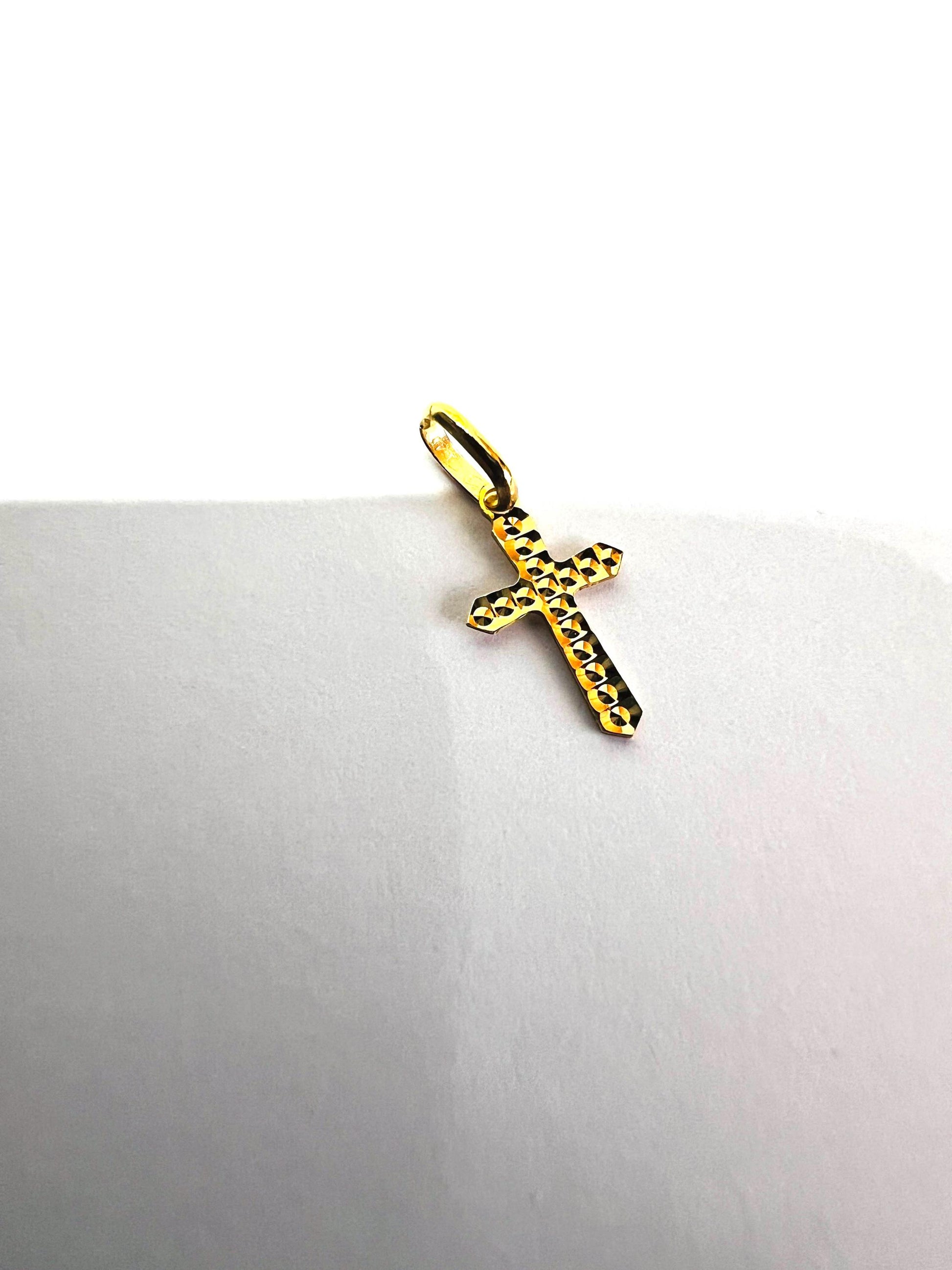 Pendentif Croix antique , Or Jaune massif 750% 18k