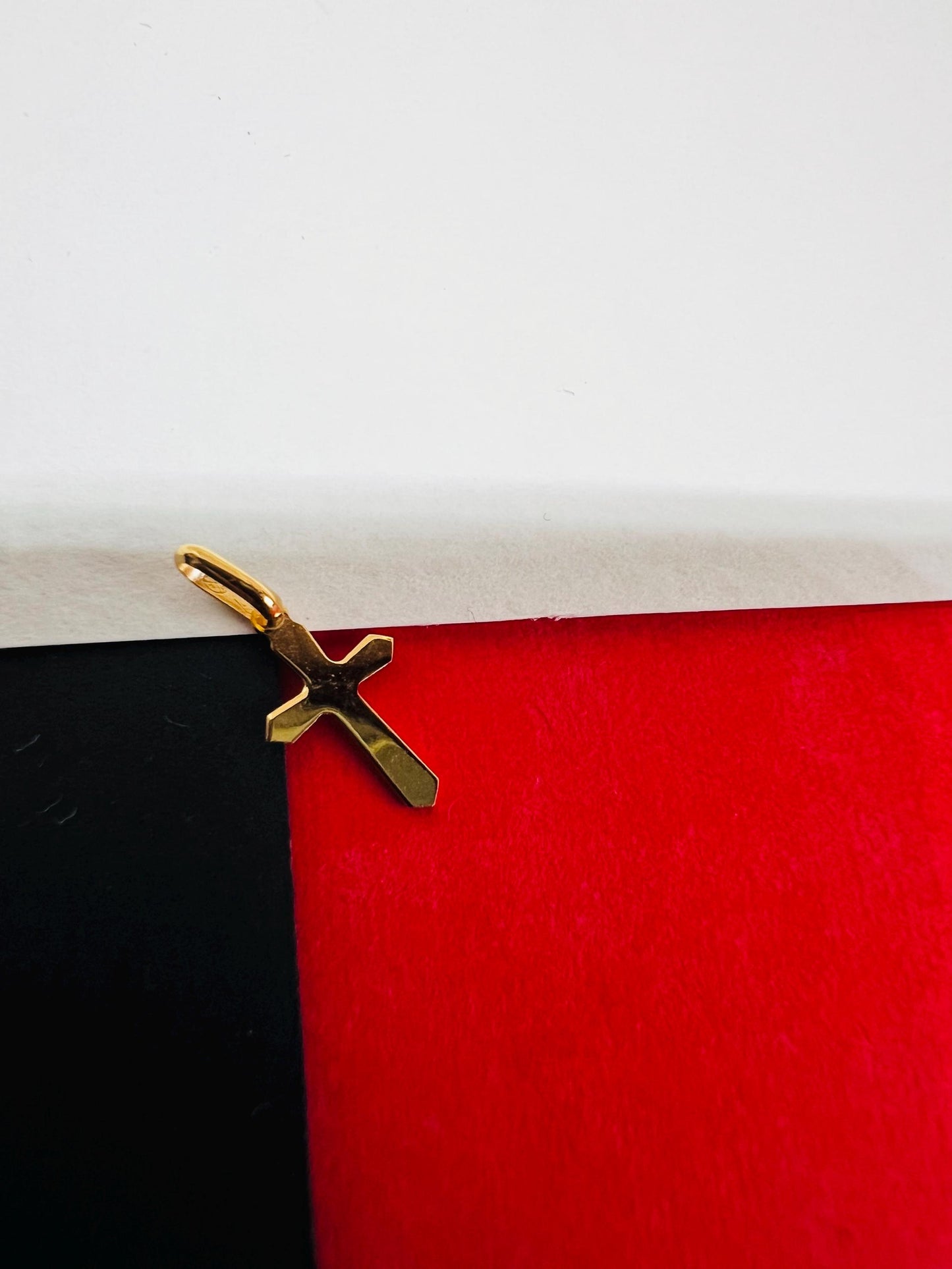 Pendentif Croix antique , Or Jaune massif 750% 18k