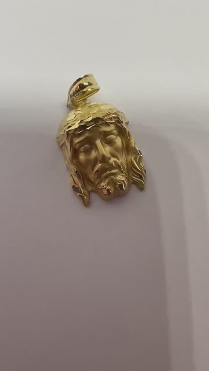 Pendentif Jesus Christ Or jaune massif  18k  750%