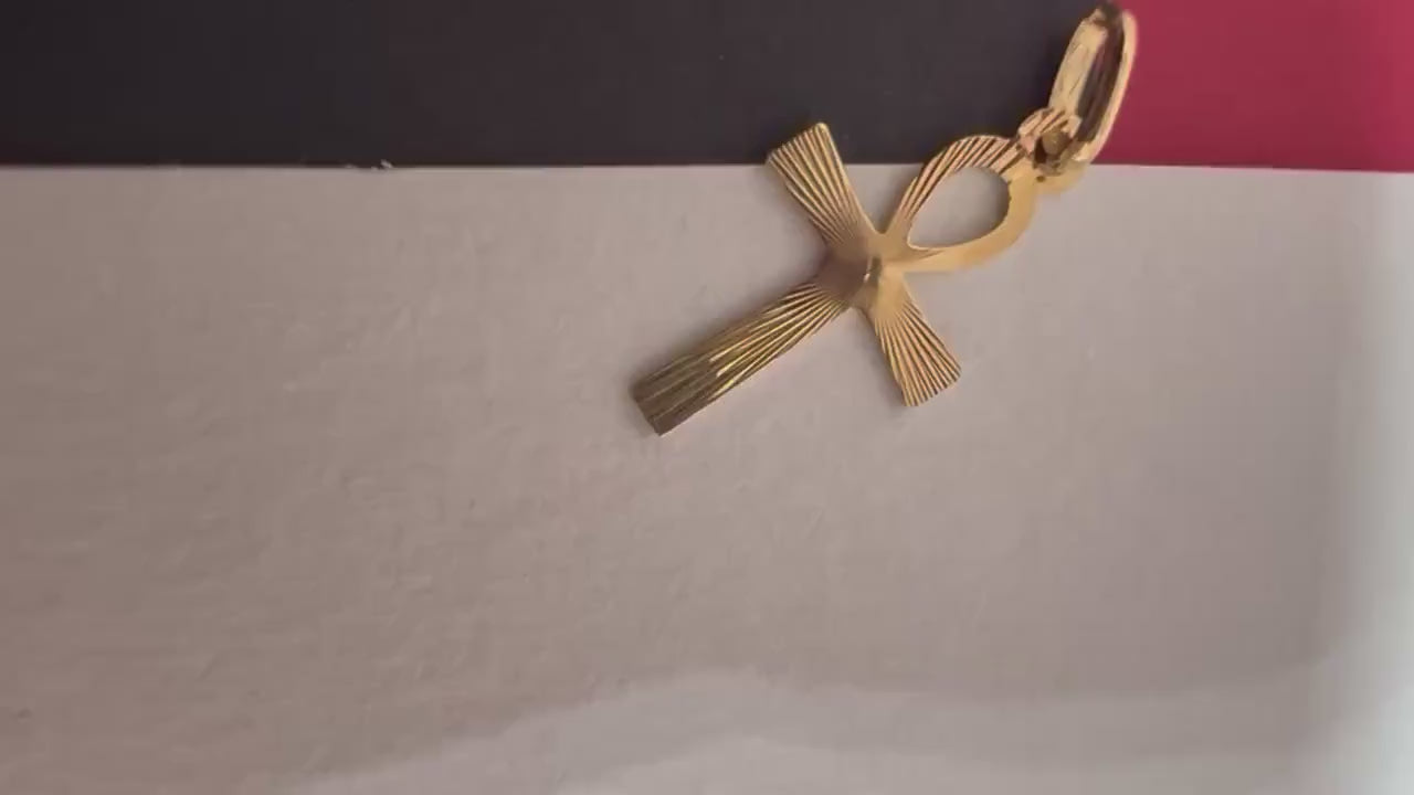Pendentif croix de vie or jaune massif 18k 750%