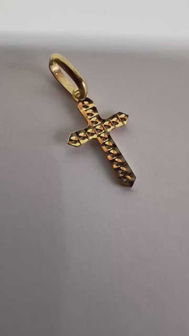 Pendentif Croix antique , Or Jaune massif 750%  18k